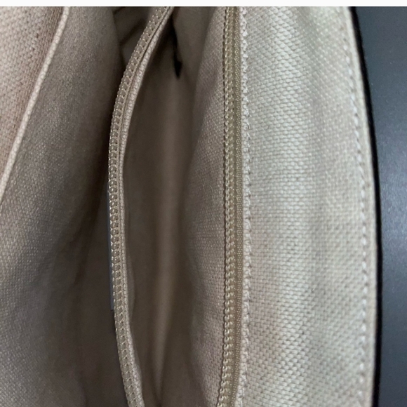 Gucci GG Monogram Messenger Crossbody - Picture 3 of 13